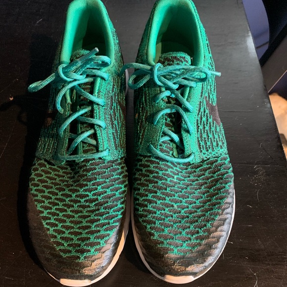 Nike Roshe, Mens 9.5, worn twice - Picture 1 of 4